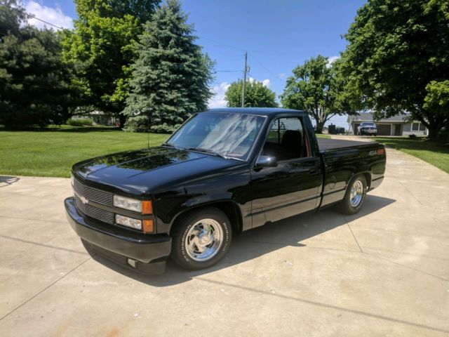 1990 Black Chevrolet C/K Pickup 1500 Standard Cab Pickup