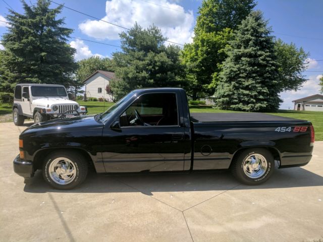 1990 Black Chevrolet C/K Pickup 1500 Standard Cab Pickup