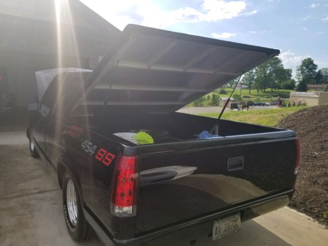 1990 Black Chevrolet C/K Pickup 1500 Standard Cab Pickup