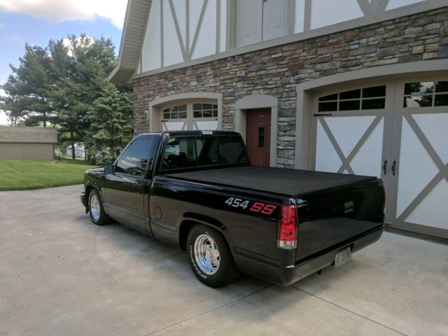 1990 Black Chevrolet C/K Pickup 1500 Standard Cab Pickup