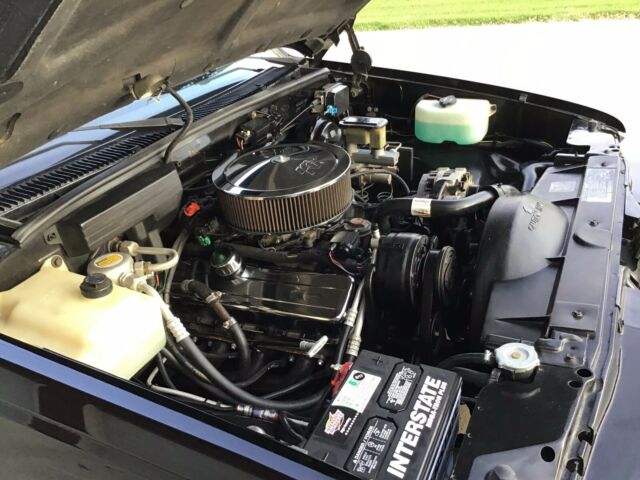 1990 Black Chevrolet C/K Pickup 1500 Standard Cab Pickup