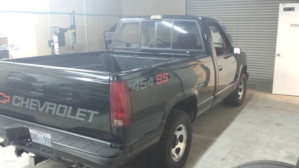 1990 Black Chevrolet C/K Pickup 1500 Standard Cab Pickup