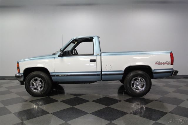 1990 Blue Chevrolet C/K Pickup 1500