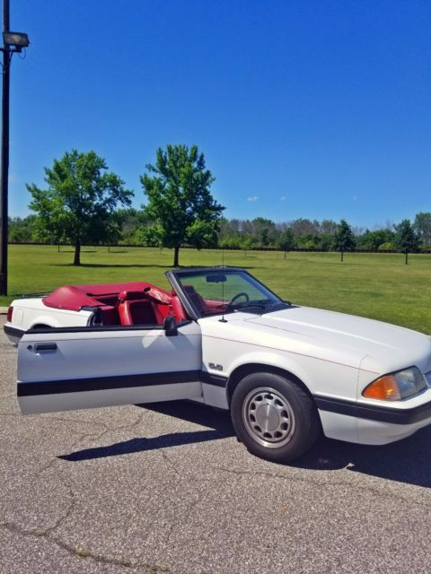 1990 White Ford Mustang Convertible