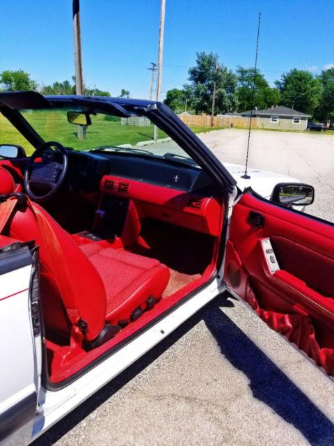 1990 White Ford Mustang Convertible