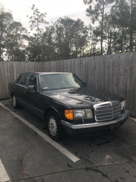 1990 Dark Gray Mercedes-Benz 500-Series Sedan
