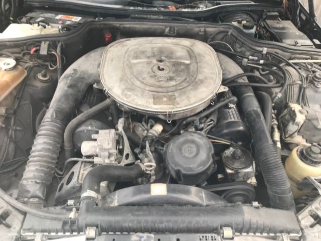 1990 Dark Gray Mercedes-Benz 500-Series Sedan