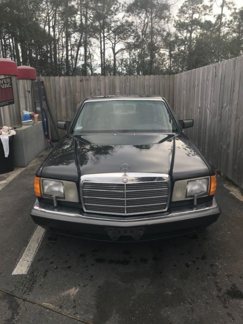1990 Dark Gray Mercedes-Benz 500-Series Sedan