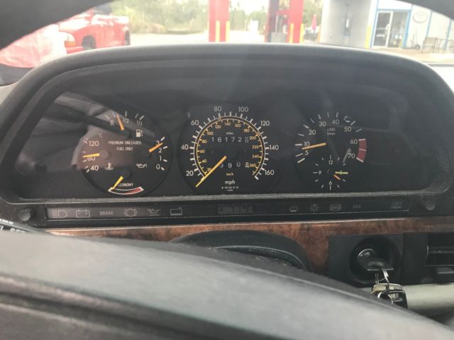 1990 Dark Gray Mercedes-Benz 500-Series Sedan