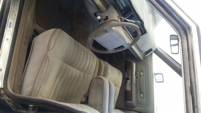 1990 Black Ford Crown Victoria Sedan