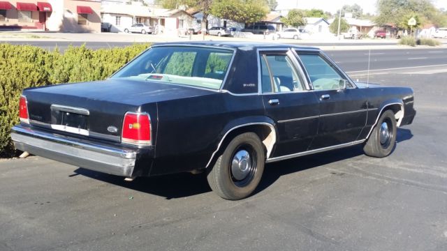 1990 Black Ford Crown Victoria Sedan