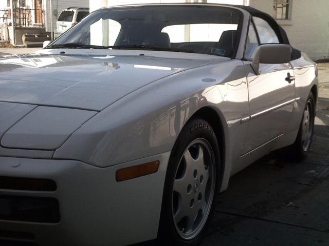 1990 White Porsche 944