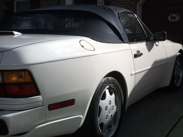 1990 White Porsche 944
