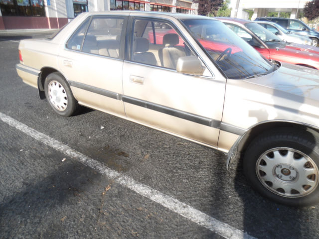 1990 Gold Acura Legend Sedan