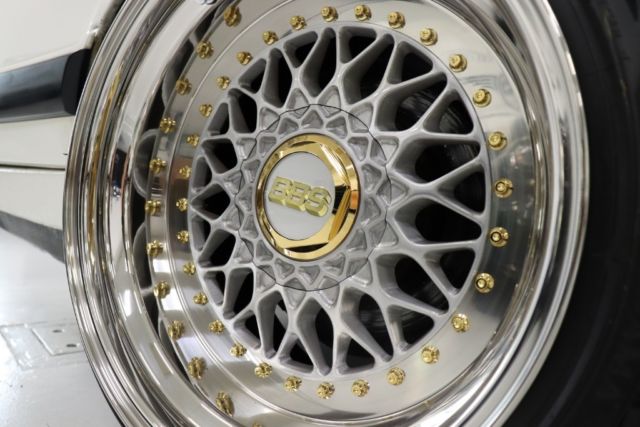 1990 White BMW 3-Series --