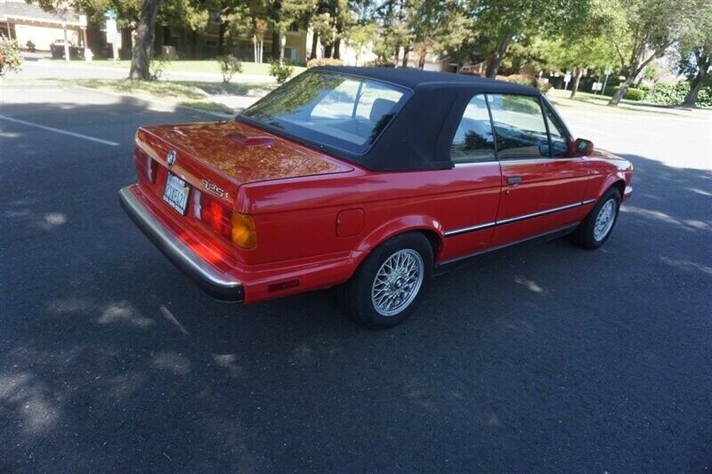 1990 Red BMW 3-Series --