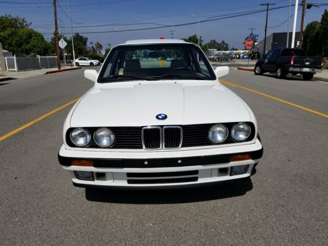 1990 White BMW 3-Series Coupe