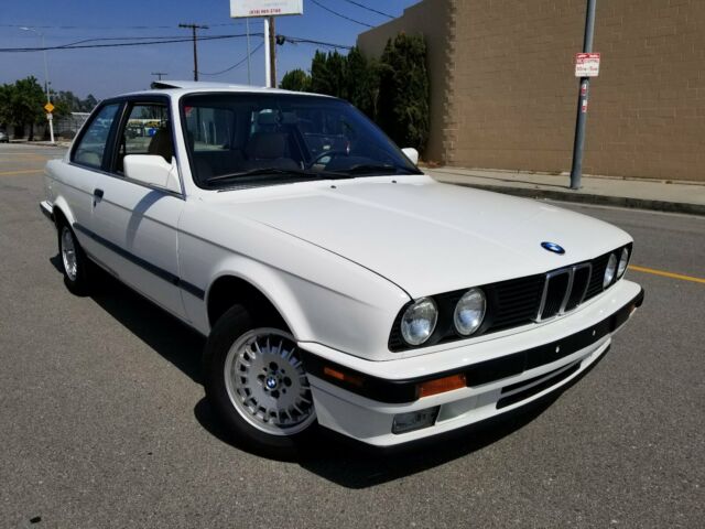 1990 White BMW 3-Series Coupe