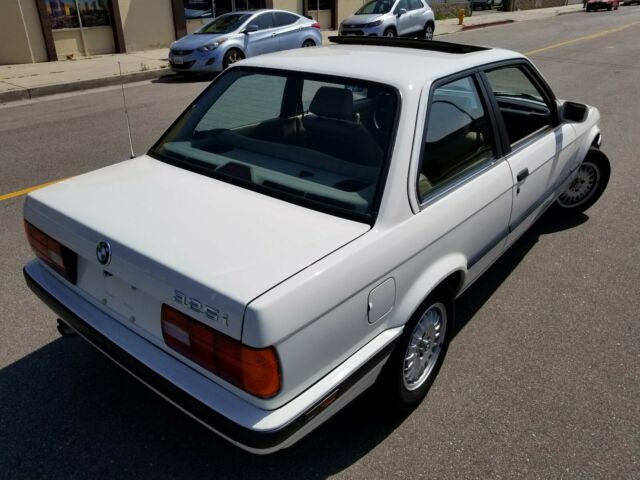 1990 White BMW 3-Series Coupe