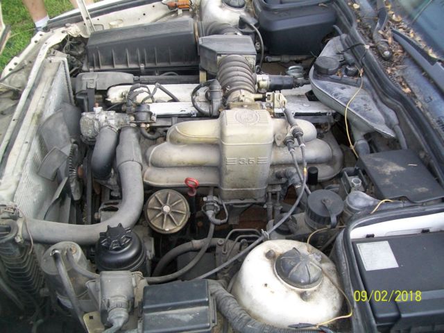 1990 White BMW 5-Series Sedan