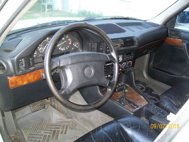 1990 White BMW 5-Series Sedan