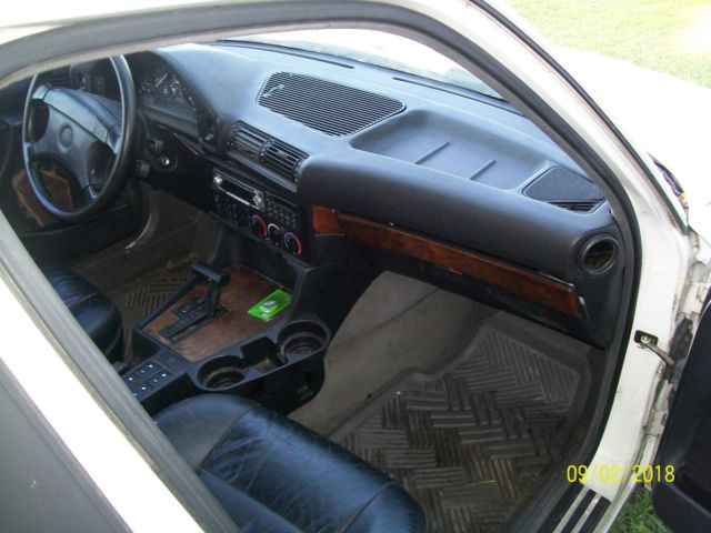 1990 White BMW 5-Series Sedan