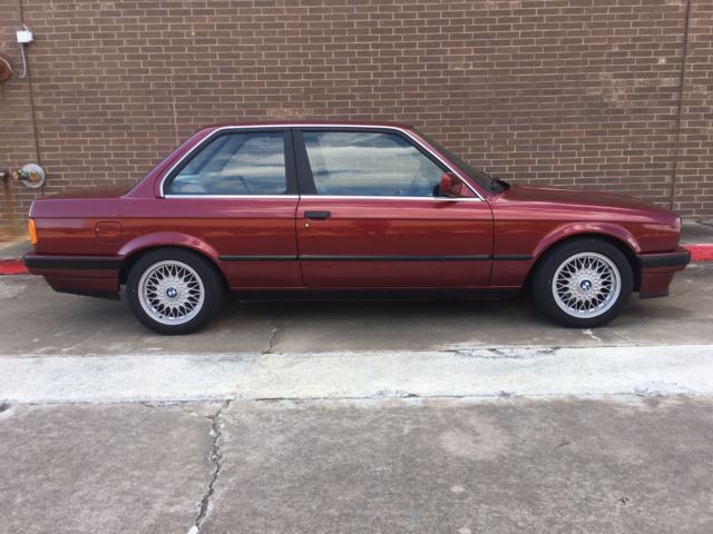 1990 Burgundy BMW 3-Series Coupe