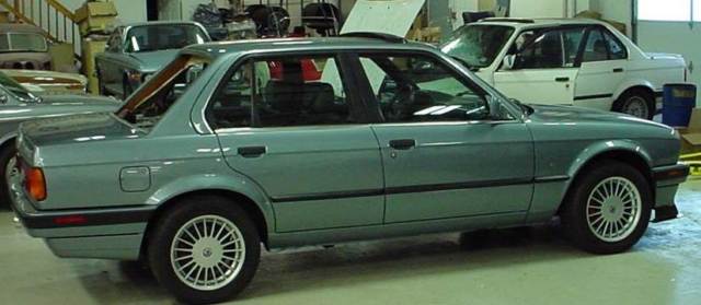 1990 Indigo Blue BMW 3-Series