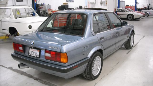 1990 Indigo Blue BMW 3-Series