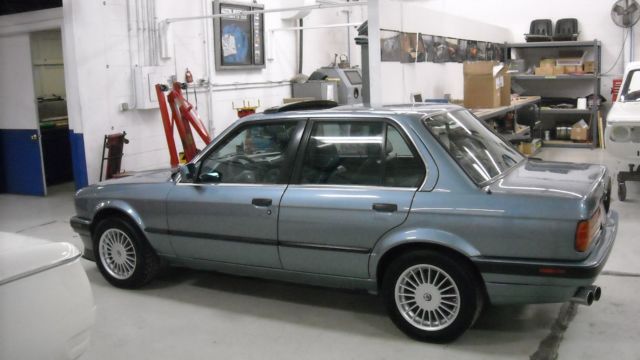1990 Indigo Blue BMW 3-Series