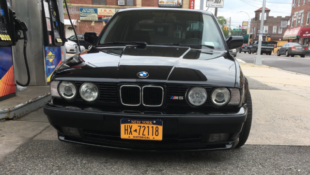 1990 Black BMW M5 Sedan
