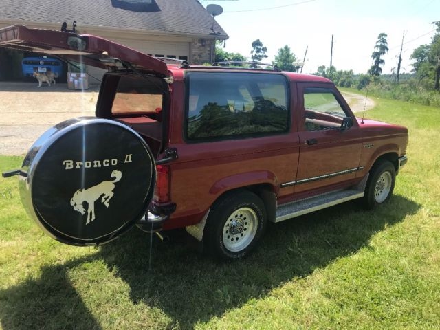 1990 Red Ford Bronco II Hatchback