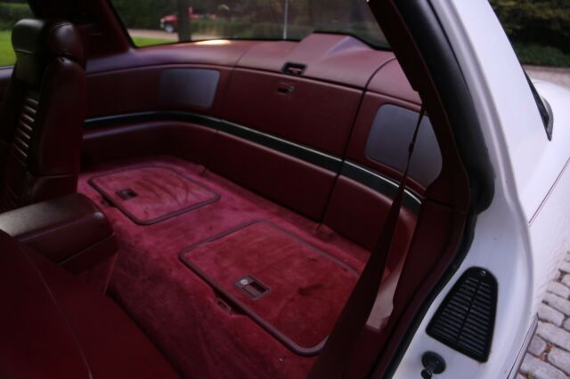 1990 White Buick Reatta Coupe