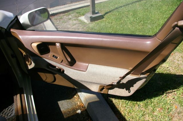 1990 White Nissan 300ZX Coupe