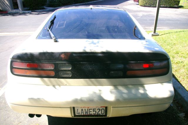 1990 White Nissan 300ZX Coupe
