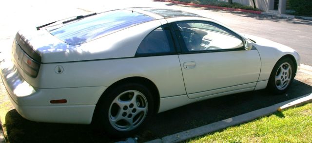 1990 White Nissan 300ZX Coupe