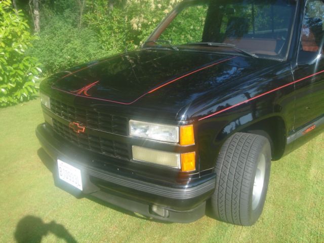 1990 Black Chevrolet C/K Pickup 1500 pickup