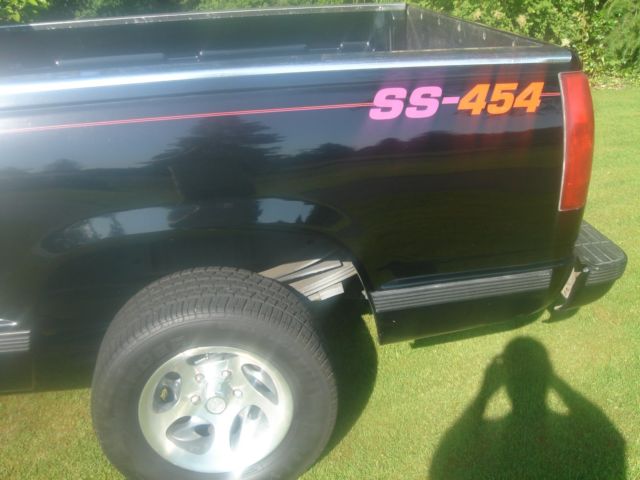 1990 Black Chevrolet C/K Pickup 1500 pickup