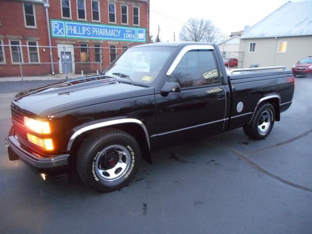1990 Black Chevrolet C/K Pickup 1500 Pickup Truck