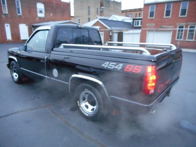 1990 Black Chevrolet C/K Pickup 1500 Pickup Truck