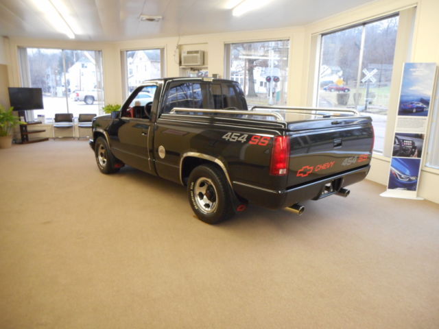 1990 Black Chevrolet C/K Pickup 1500 Pickup Truck