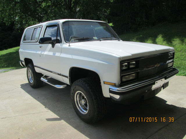 1990 White Chevrolet Blazer SUV