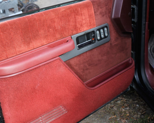 1990 Black Chevrolet C/K Pickup 1500 Standard Cab Pickup