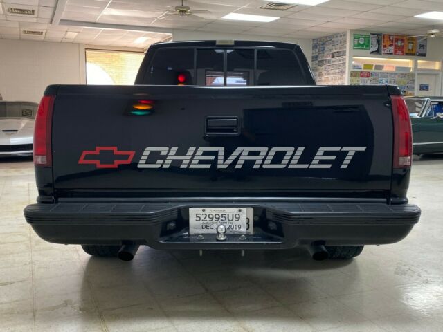 1990 Black Chevrolet C/K Pickup 1500 Standard Cab Pickup