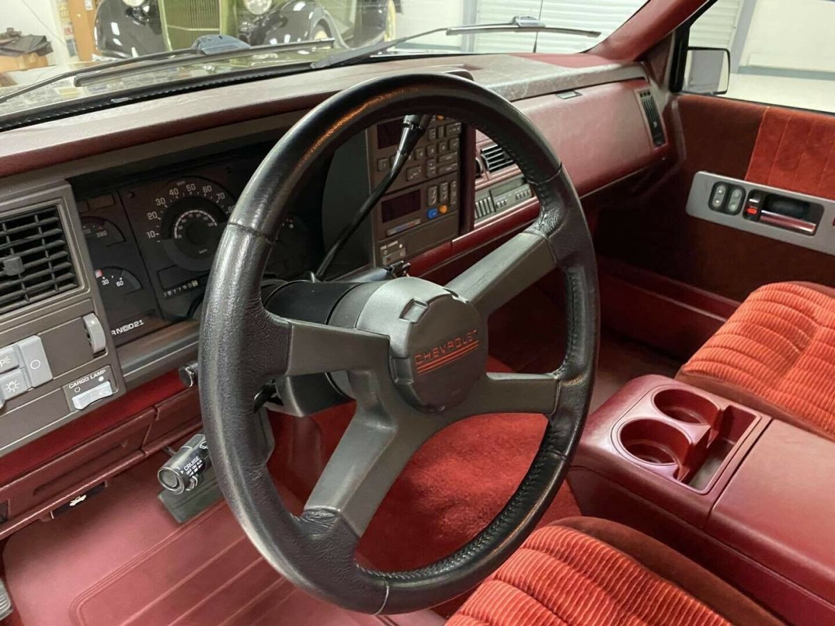 1990 Black Chevrolet Silverado 1500 Standard Cab Pickup