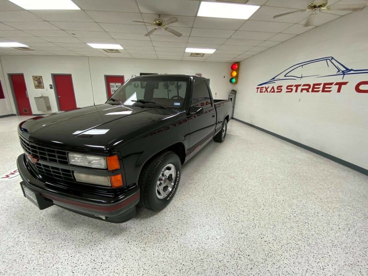 1990 Black Chevrolet Silverado 1500 Standard Cab Pickup