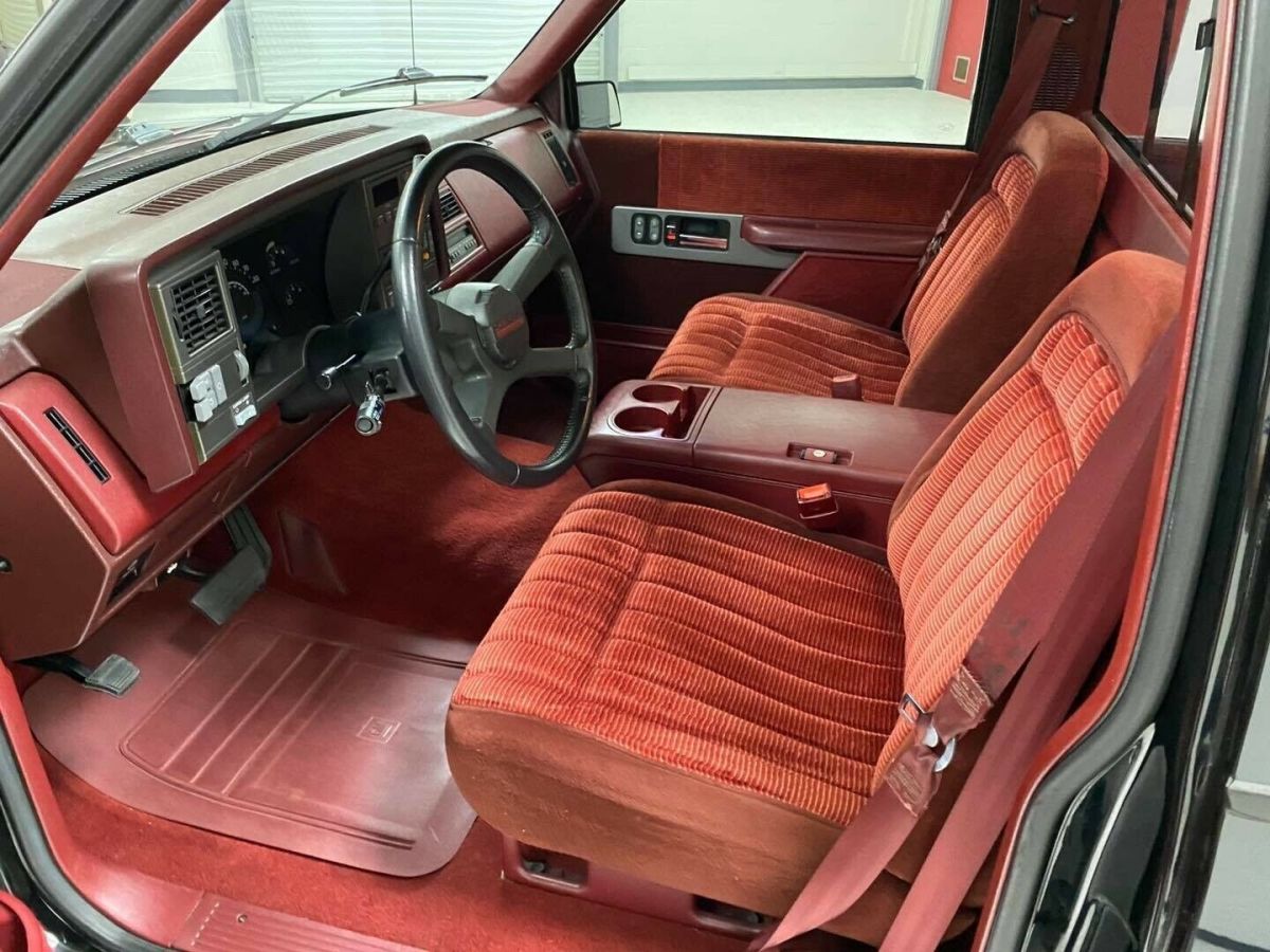 1990 Black Chevrolet Silverado 1500 Standard Cab Pickup