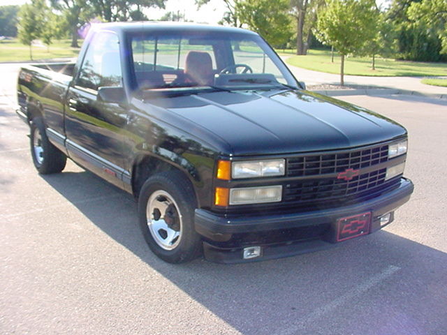 1990 Black Chevrolet C/K Pickup 1500 Standard Cab Pickup