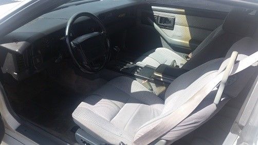1990 White Chevrolet Camaro --