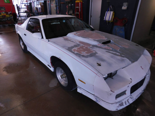 1990 White Chevrolet Camaro